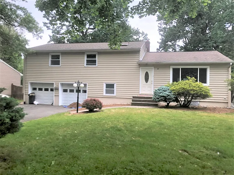 55 Wardell Rd — Photo 1