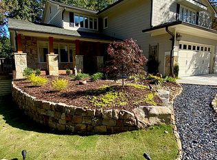 300 Lakeshore Dr NE, Marietta, GA 30067
