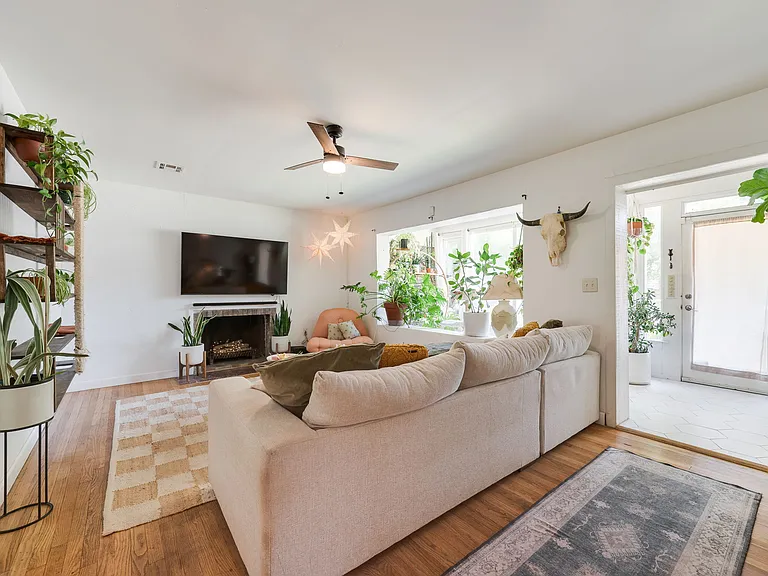 1131 Lombardy Rd — Photo 11