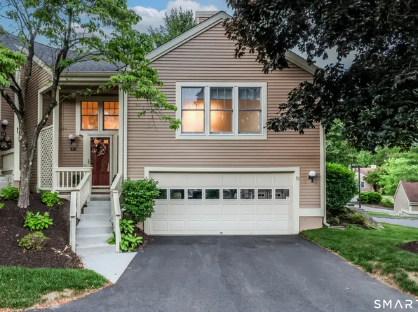 33 Brittania Drive, Danbury, CT 06811