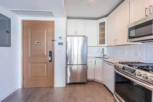 Rented by B Square Realty | media 19