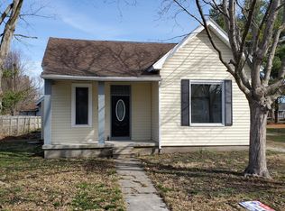502 E Overton St, Tuscola, IL 61953