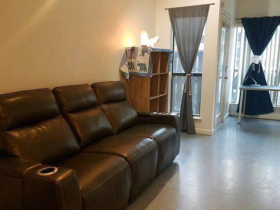 5th image of 2105 Count Fleet Dr Unit 206