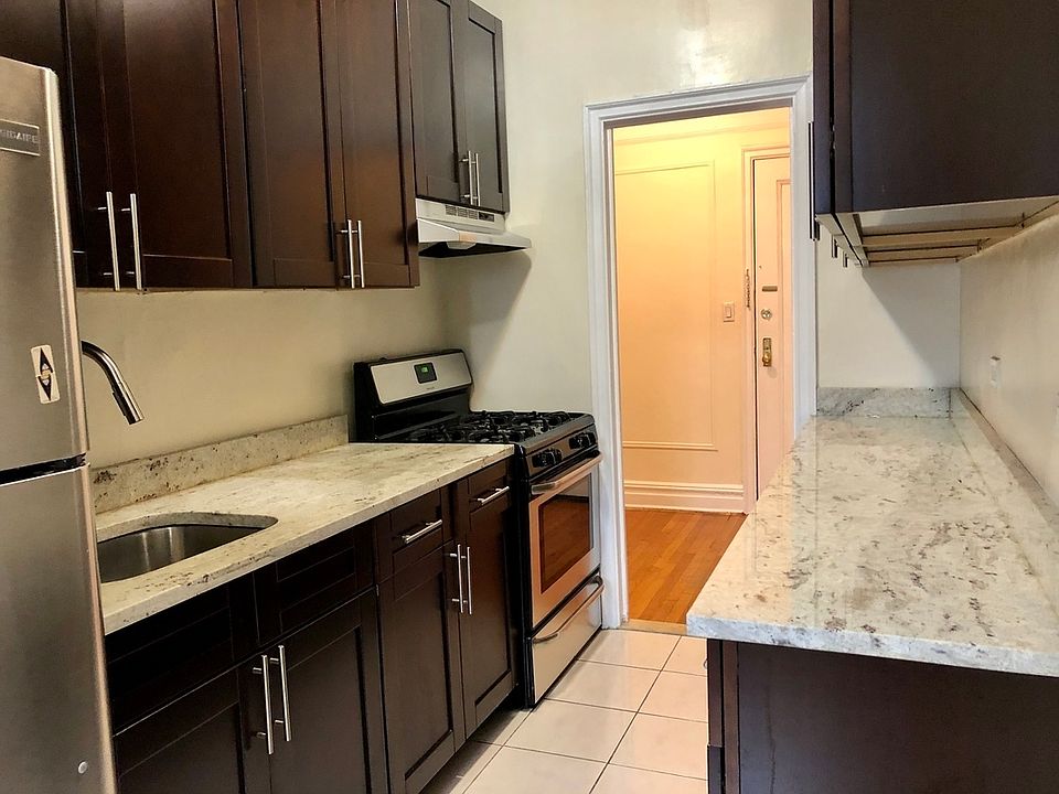 1st image of 2710 Newtown Ave APT 2e