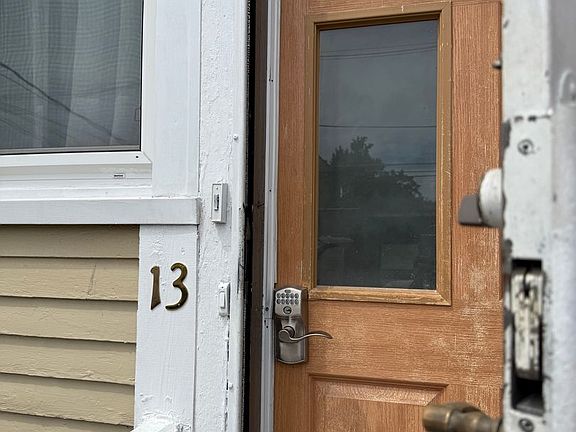 5th image of 517 W Washington Blvd #13