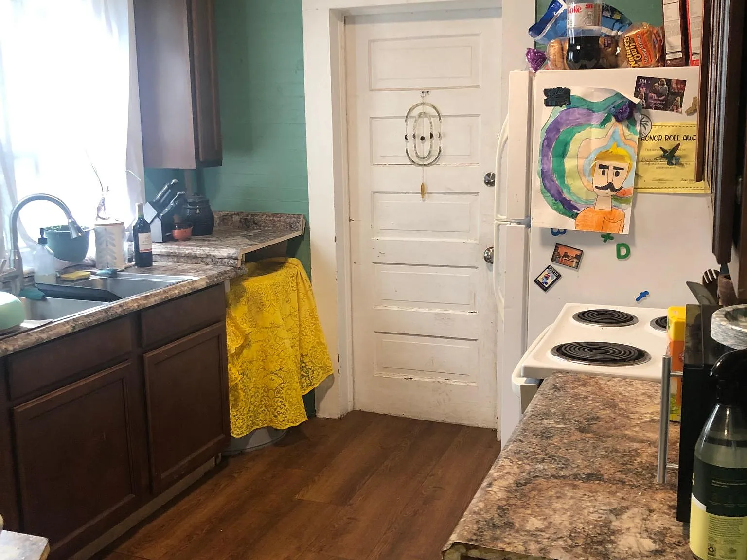 3 bed, 1600 sqft, $1,695 — Photo 2
