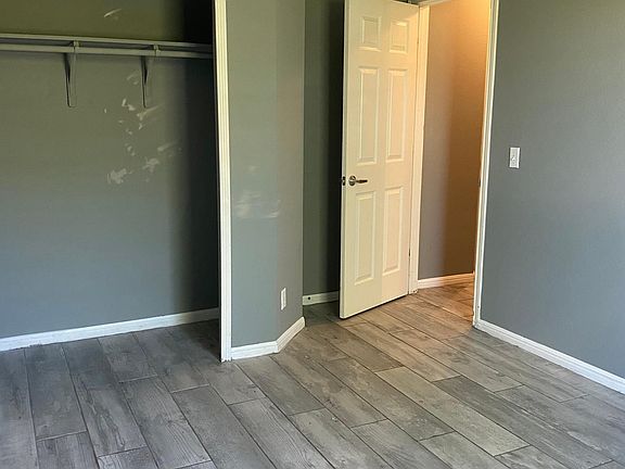 4th image of 18816 Leigh Ln