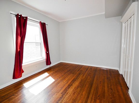 3rd image of 947 W Winona St #03