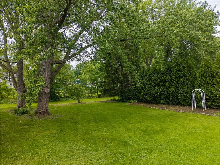 20 Paddington Dr — Photo 3