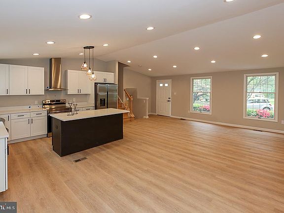 2nd image of 12815 Awbrey Ct