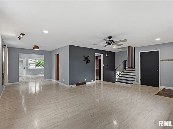 4th image of 2033 Brentwood Dr