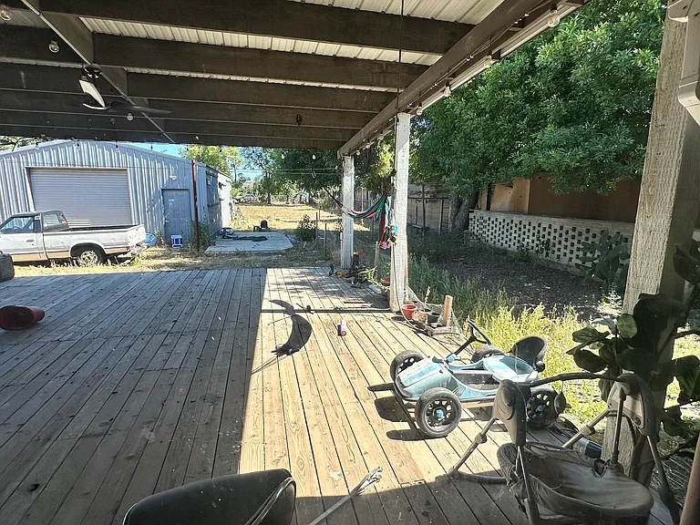 1009 Florence Ave — Photo 17