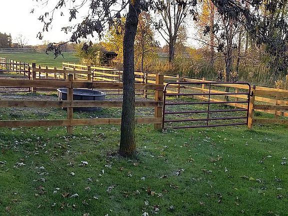 White Oak pasture fence 2020