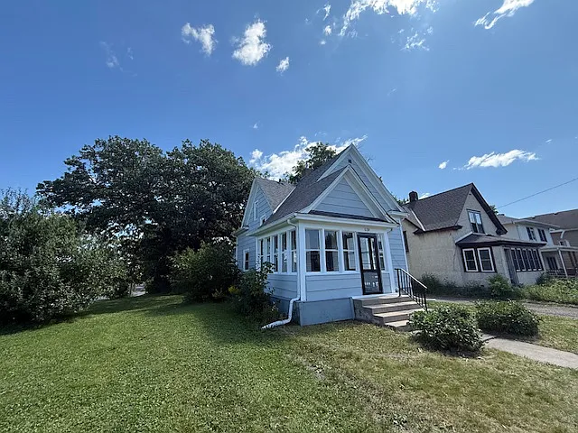 3 bed, 1178 sqft, $2,095 — Photo 2