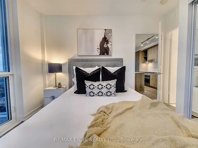 1 Yorkville Ave #3402 — Photo 22