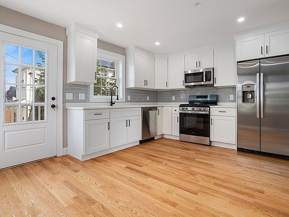 5th image of 8 Revere St #5