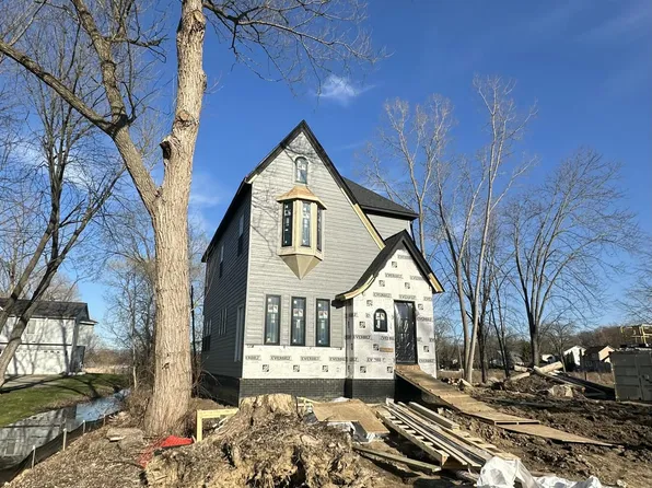 2020 Watkins Lake Rd, Waterford, MI 48328