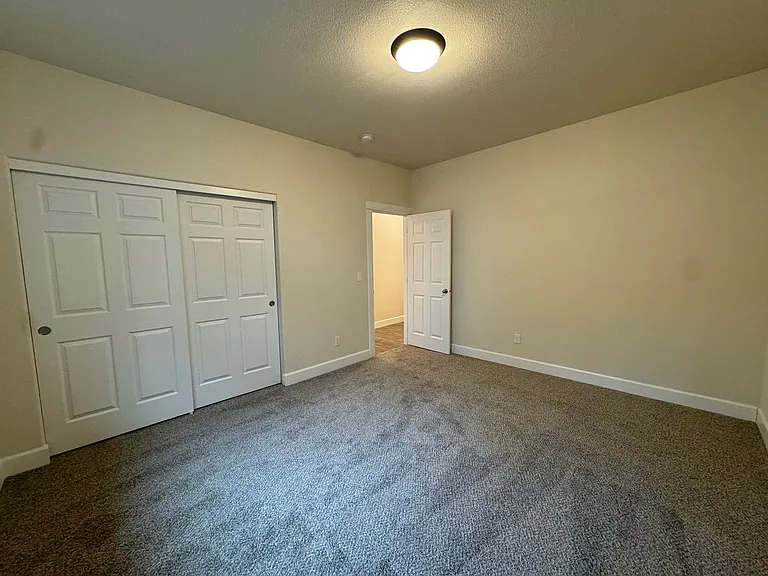 1811 NE Alameda Ave — Photo 27