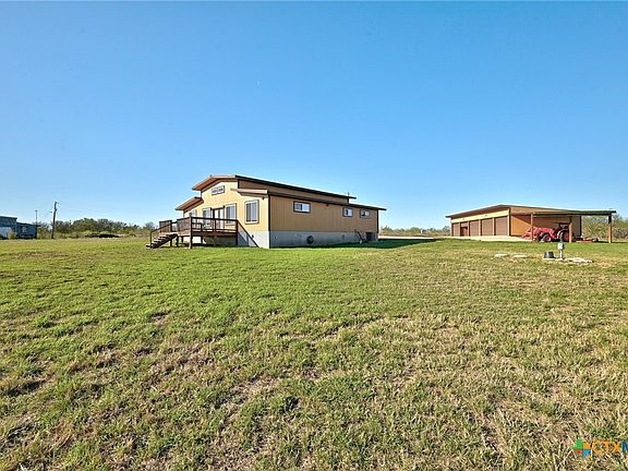 3rd image of 120 Loopsy Ln