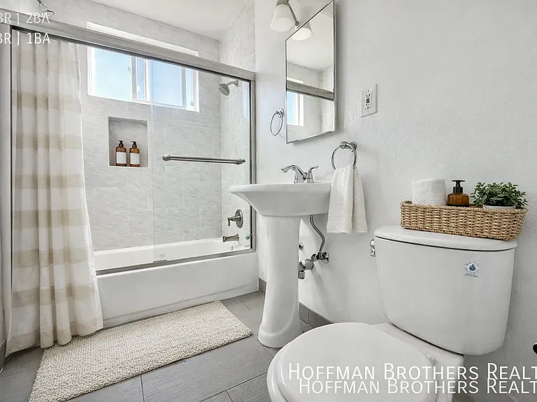 401 S Saint Andrews Pl #2 — Photo 4