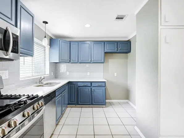 235 Saratoga Dr, San Antonio, TX