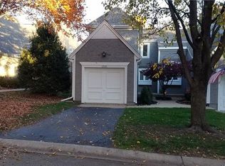 12546 Broadmoor St, Overland Park, KS 66209