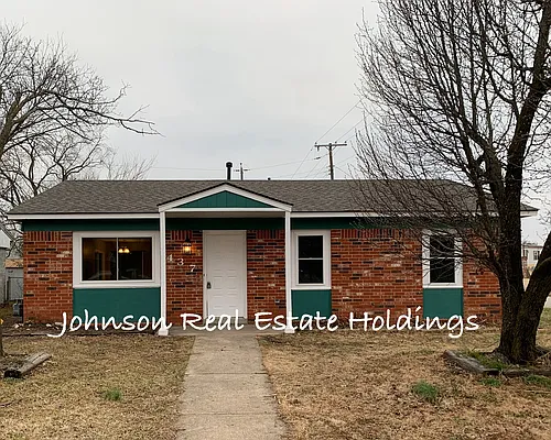 437 NE Myers Ave Photo 1