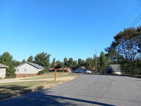 5th image of 216 35th Ave NE