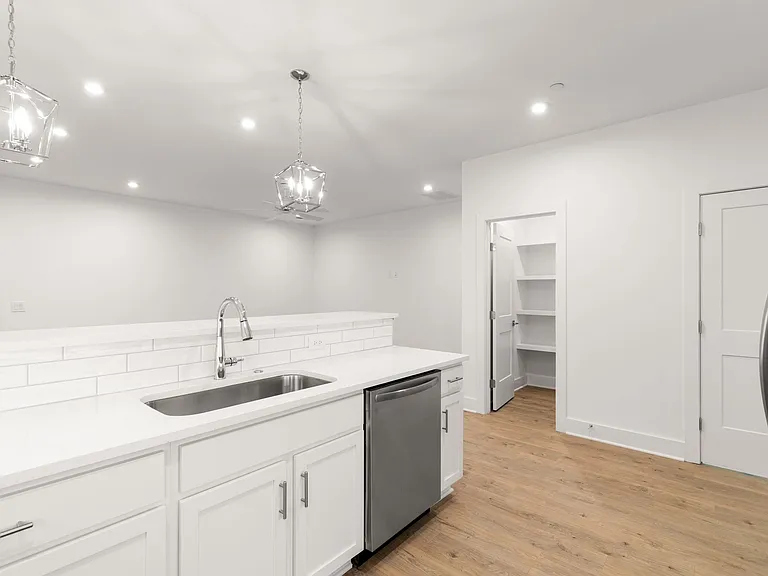 172 Leggo Ave — Photo 19