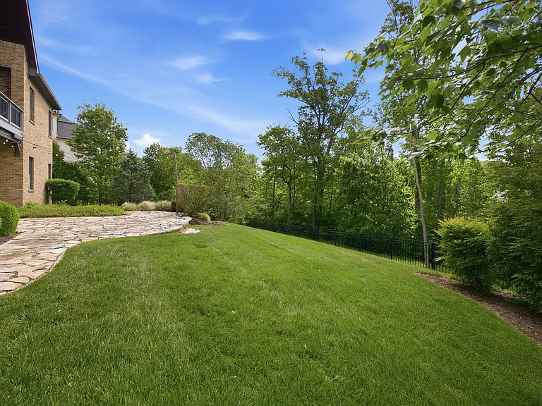 9617 Portofino Dr — Photo 45