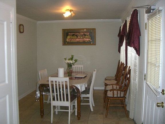 3rd image of 2905 E Park Ave