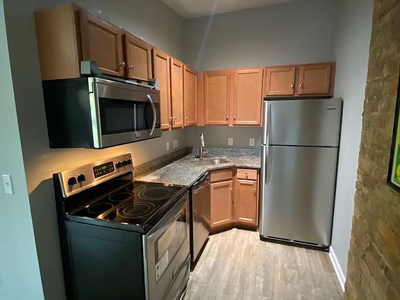 4th image of 1342 Walnut St #6