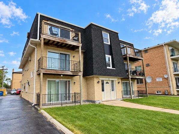 7920 S 82nd Ave APT 2N, Justice, IL 60458