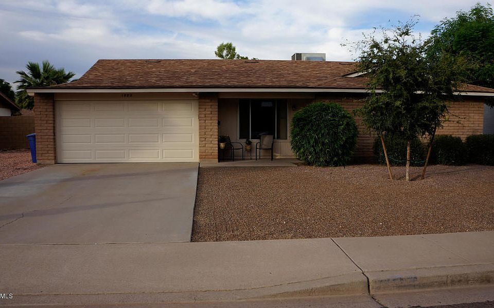 1st image of 1882 E Watson Dr