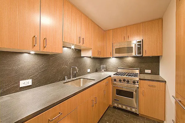 Rented by Corcoran | media 17