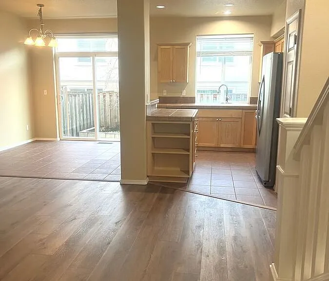 17284 Pleasanton Ln — Photo 9