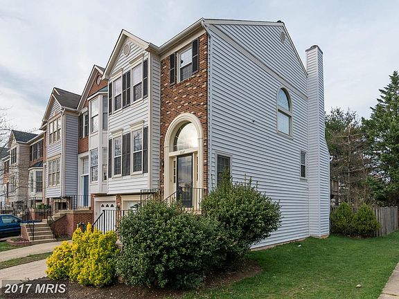 3rd image of 7017 Bentley Mill Pl