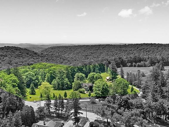 3rd image of 120 Deerfield Ln