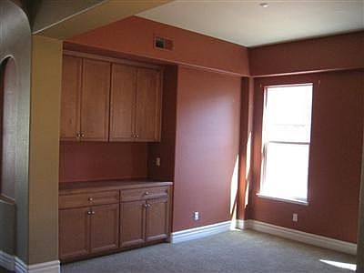 4th image of 4411 Longview Dr