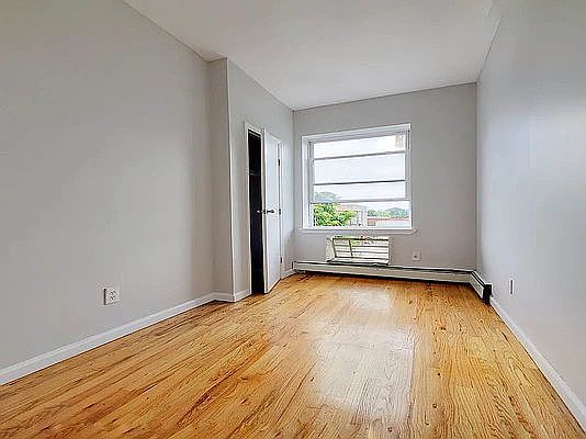 3rd image of 802 Evergreen Ave #3Q