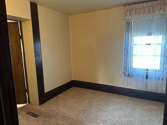 5th image of 317 Nolan Ave