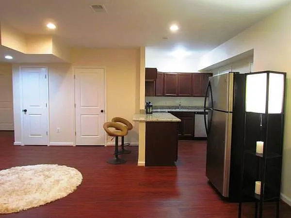 934 Elden St — Photo 3