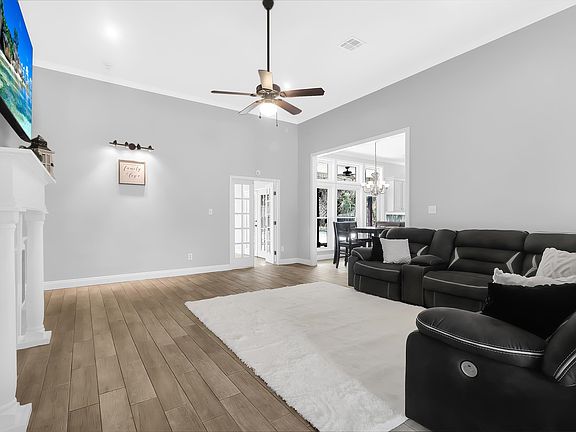 3rd image of 4916 Westridge Park W
