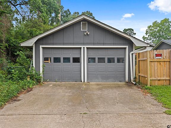 4th image of 3100 Rosemary Ln