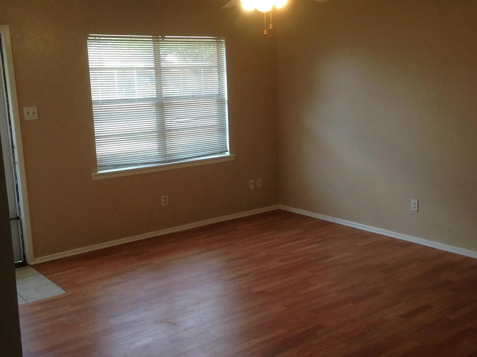 3 bed, 1098 sqft, $1,175 — Photo 2