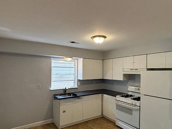 2nd image of 101 S 11th St Floor 1
