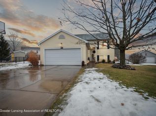 4056 Scenicview Ct, Potterville, MI 48876