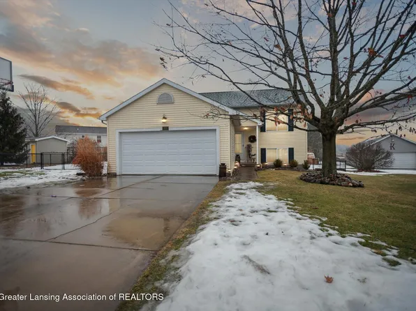 4056 Scenicview Ct, Potterville, MI 48876