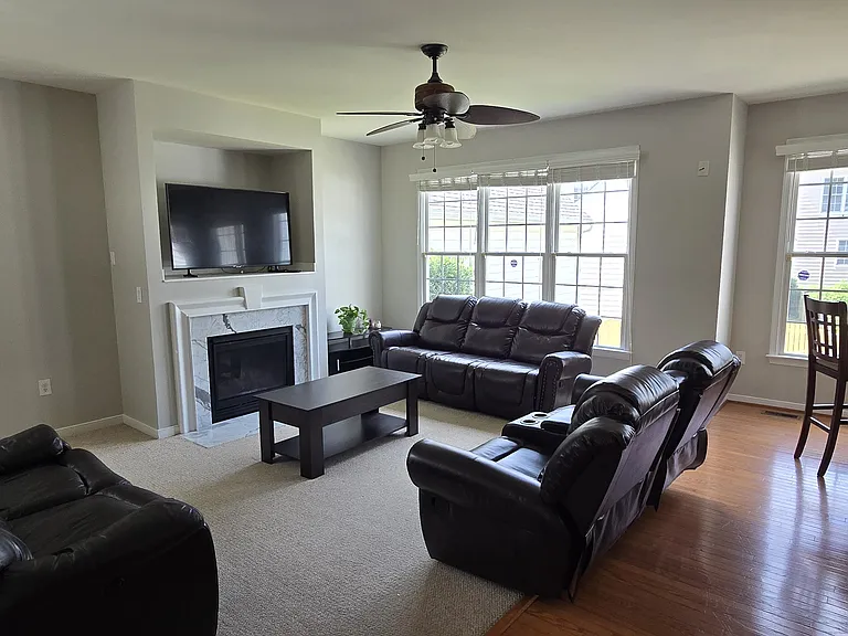 4804 Coachmans Landing Ct — Photo 28
