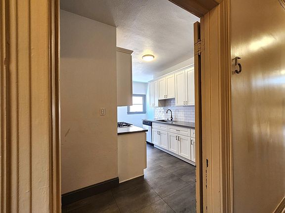 2nd image of 212 S Kenmore Ave APT 5